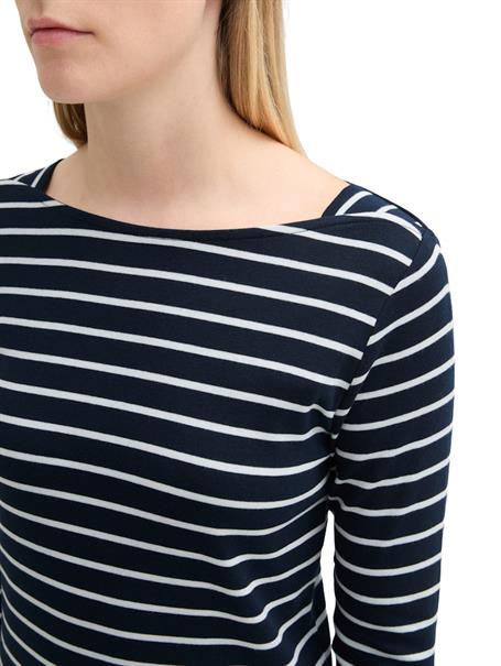 navy white stripe
