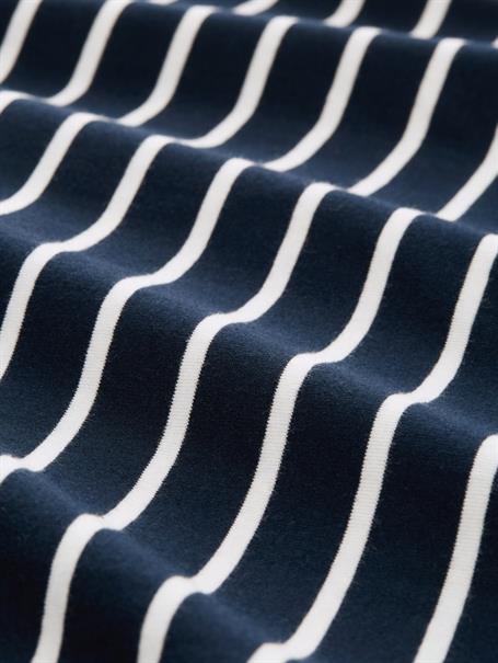 navy white stripe