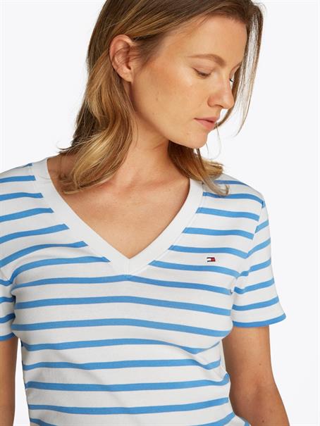 NEW SLIM CODY V-NECK SS ecru- blue spell stp