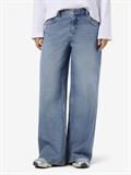 NMANDY LW DAD JEANS VI552MB APJ NOOS medium blue denim