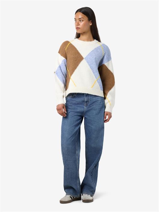 nmarmie-l-s-o-neck-argyle-knit-fwd-cloud-dancer