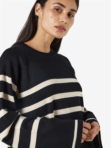 NMFIFI L/S O-NECK TUNIC KNIT FWD NOOS black