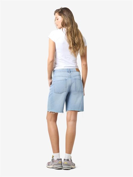 nmholla-nw-loose-shorts-az425lb-noos-light-blue-denim