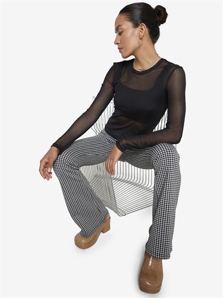 NMJUDITH L/S MESH TOP BG FWD NOOS black