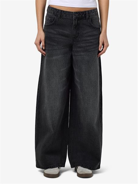 NMKETTIE MW WIDE JEANS VI559BL NOOS black denim