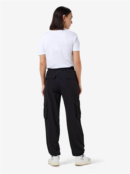 NMKIRBY HW CARGO PANTS WVN NOOS black