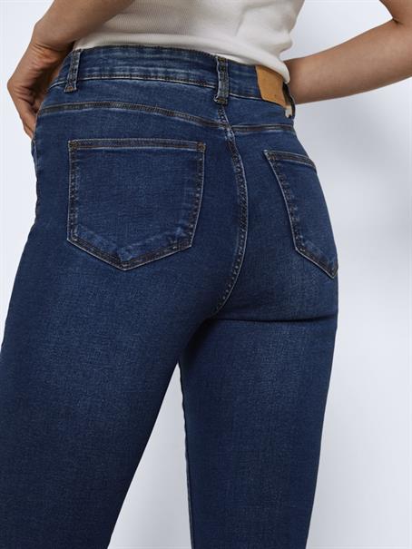 NMSALLIE HW FLARE JEAN VI021MB FWD NOOS medium blue denim