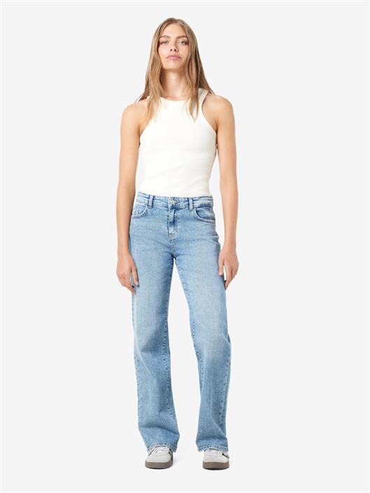 nmyolanda-nw-wide-jeans-az236lb-fwd-noos-light-blue-denim