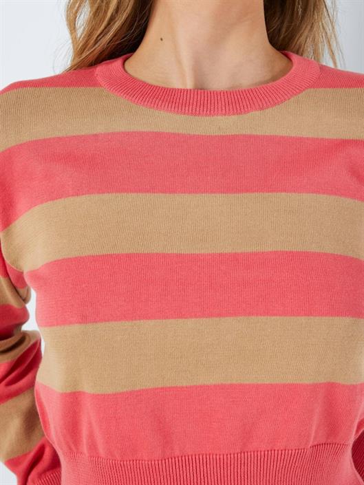 nmzoe-l-s-o-neck-crop-knit-noos-sun-kissed-coral