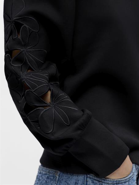 OBJANDREA RE L/S O-NECK CUTOUT TOP DIV black