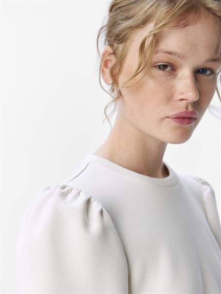 OBJANDREA RE L/S O-NECK TOP NOOS white sand
