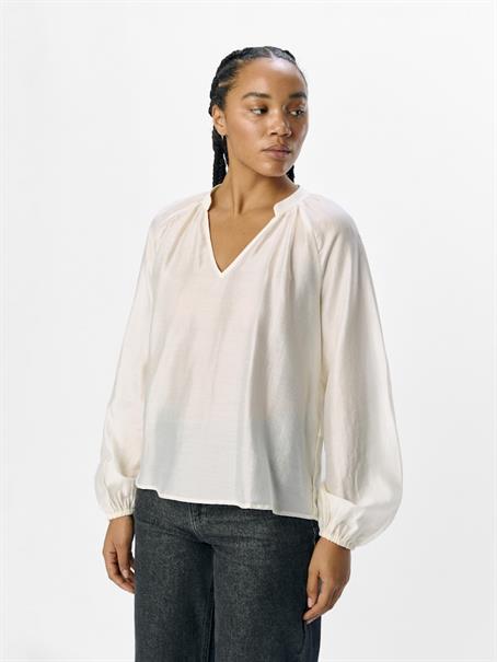 OBJHEIDI L/S LO V-NECK TOP NOOS cloud dancer