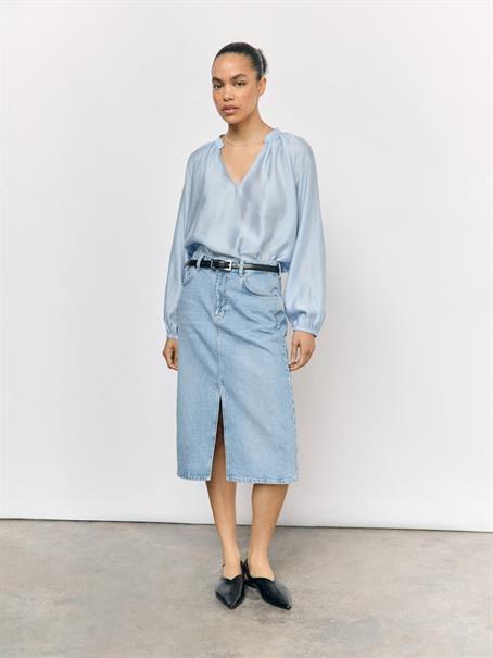 OBJHEIDI L/S LO V-NECK TOP NOOS cornflower blue