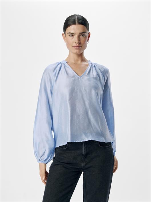 objheidi-l-s-lo-v-neck-top-noos-cornflower-blue