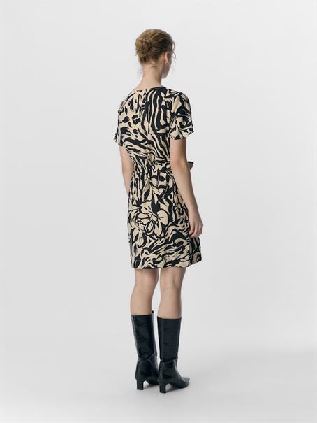 OBJKARINA S/S RE SHORT DRESS NOOS sandshell1