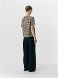 OBJKARINA S/S RE V-NECK TOP NOOS sandshell3