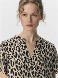OBJKARINA S/S RE V-NECK TOP NOOS sandshell3