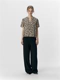 OBJKARINA S/S RE V-NECK TOP NOOS sandshell3