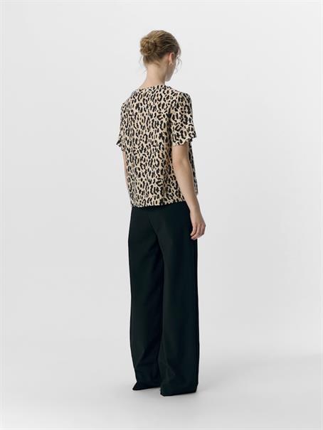 OBJKARINA S/S RE V-NECK TOP NOOS sandshell3
