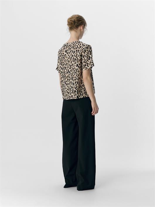 objkarina-s-s-re-v-neck-top-noos-sandshell3