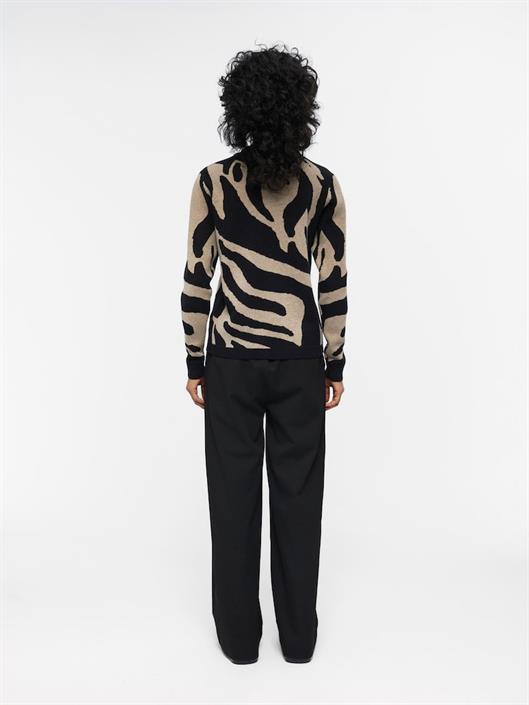 objray-l-s-knit-pullover-aop-noos-black1