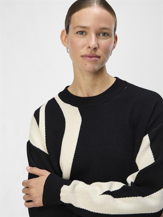 objray-lo-l-s-knit-pullover-aop-noos-black1