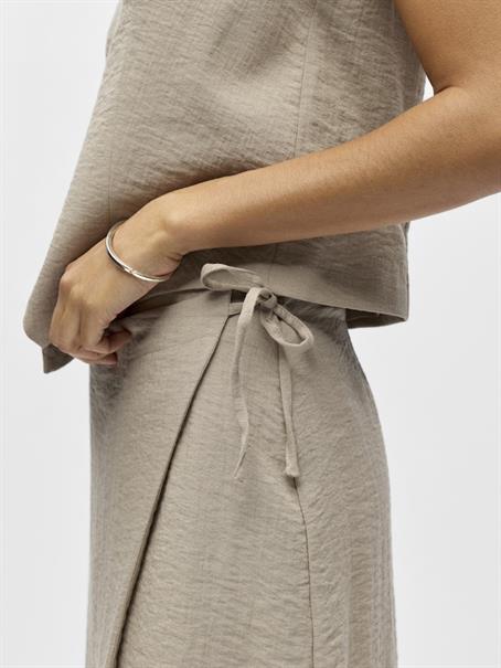 OBJRINI MW SHORT WRAP SKIRT DIV desert taupe