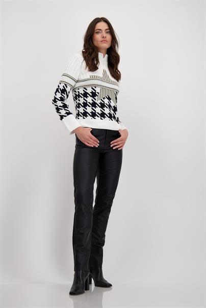off-white gemustert