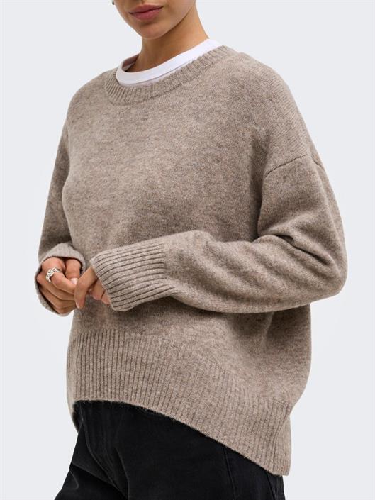 onlalivia-ls-high-low-o-neck-knt-taupe-gray