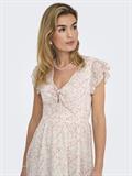 ONLASTA LIFE S/S PEEKABOO DRESS WVN powder puff