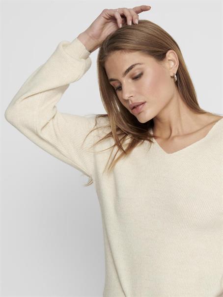 ONLATIA V-NECK L/S PULLOVER CC KNT almond milk