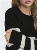 ONLBILLIE LIFE LS STRIPE O-NECK EX KNT black