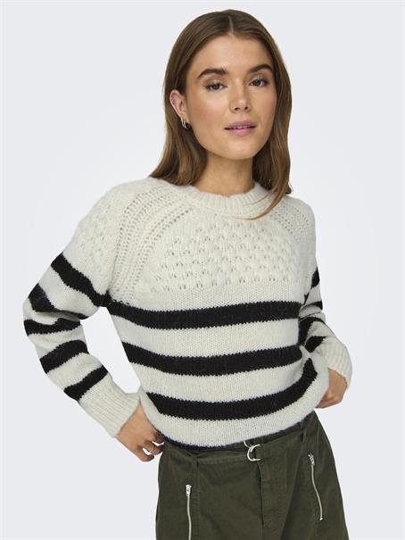 ONLBILLIE LIFE LS STRIPE O-NECK EX KNT cloud dancer