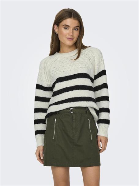ONLBILLIE LIFE LS STRIPE O-NECK EX KNT cloud dancer