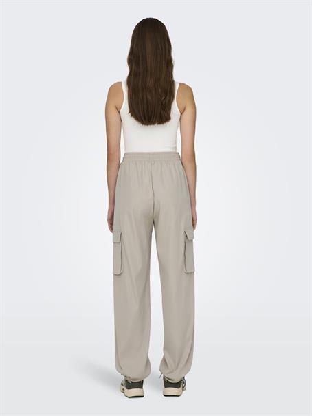 ONLCASHI CARGO PANT WVN NOOS chateau gray