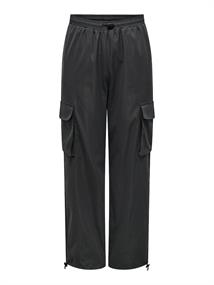 ONLCASHI CARGO PANT WVN NOOS raven