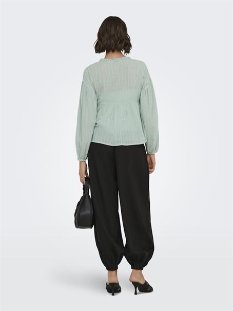 ONLDUSI L/S DETAIL TOP WVN CS jadeite