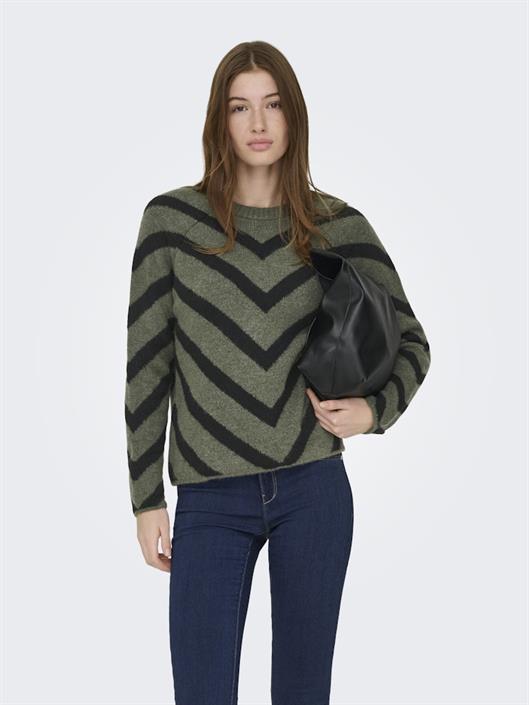 onleliza-l-s-pullover-knt-noos-lizard-w-black