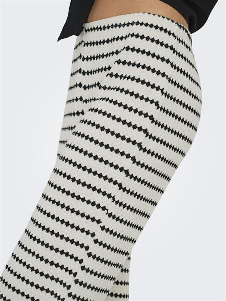 ONLEVA STRIPE WIDE LEG PANT JRS cloud dancer