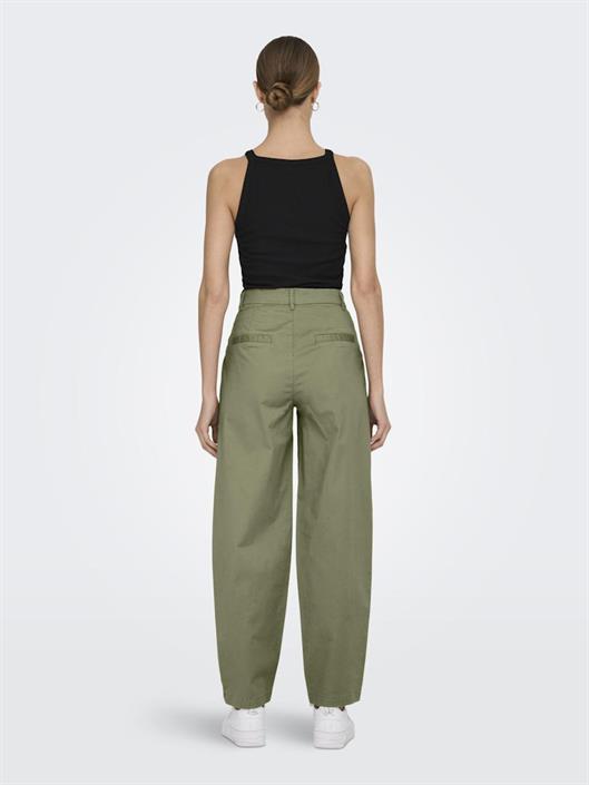onlevelyn-hw-loose-pleat-chino-pnt-aloe
