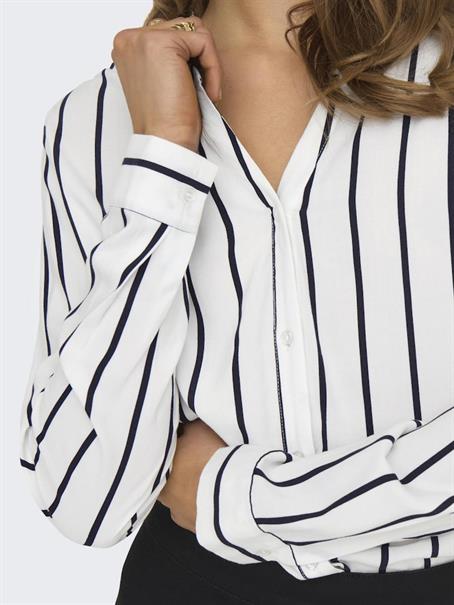 ONLGUSTA LIFE L/S SHIRT PTM cloud dancer-night sky ocean s