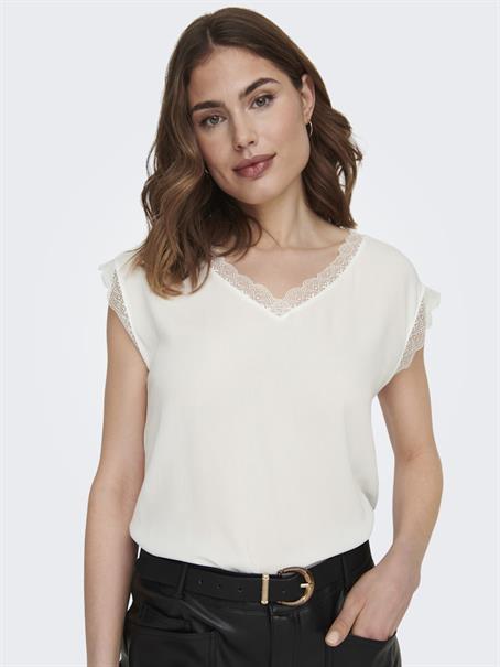 ONLJASMINA LIFE SS V LACE TOP NOOS WVN cloud dancer