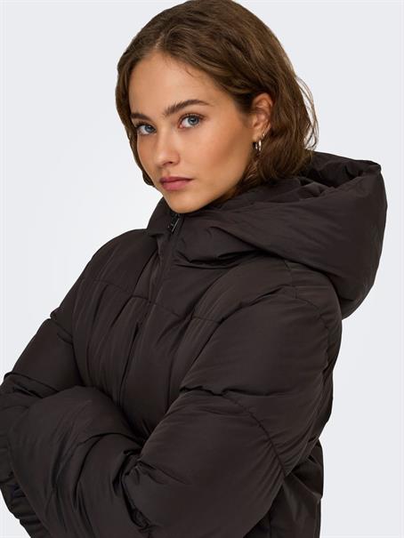 ONLJUTA SHORT PUFFER OTW NOOS chocolate torte