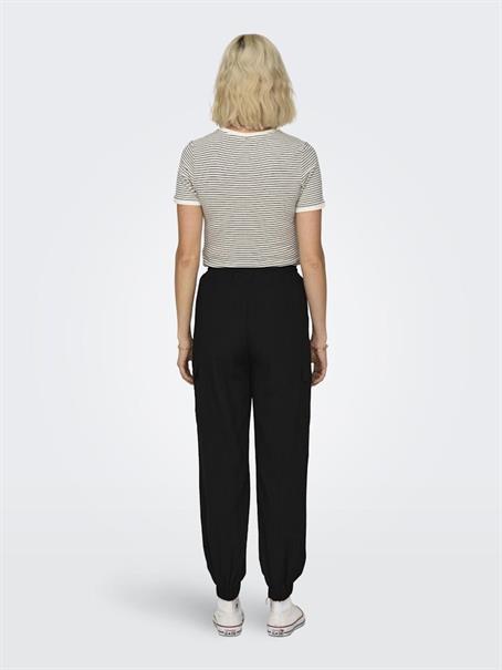 ONLKATINKA CARGO PANT WVN NOOS black