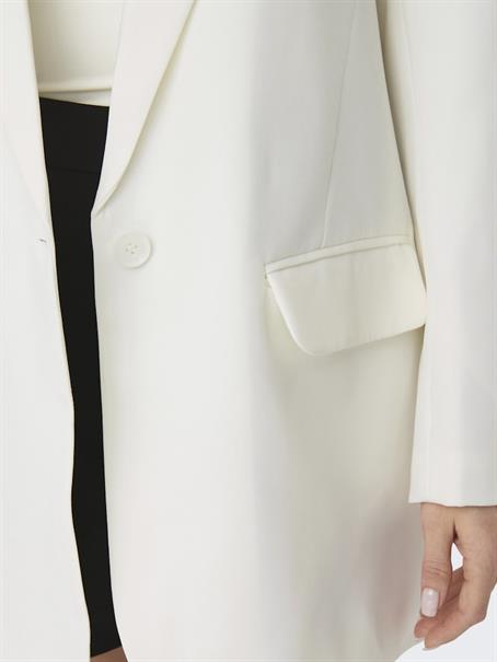 ONLLANA-BERRY L/S OVS BLAZER TLR NOOS cloud dancer