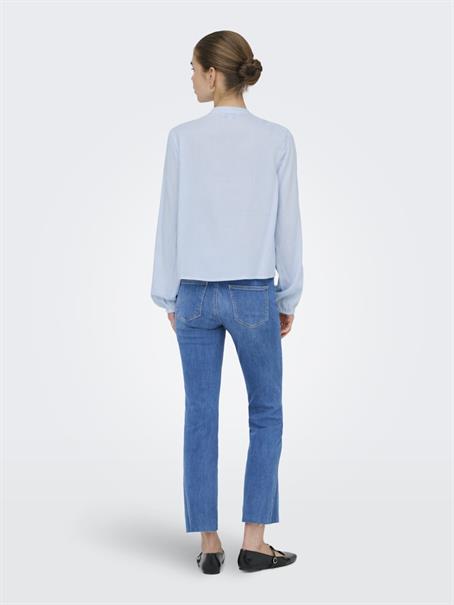 ONLLENNYO LS EMBROID V-NECK TOP NOOS WVN kentucky blue