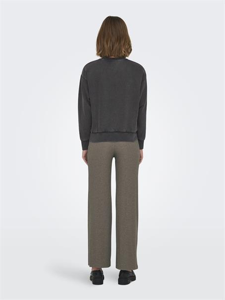 ONLLUCINDA L/S O-NECK SWT NOOS black1
