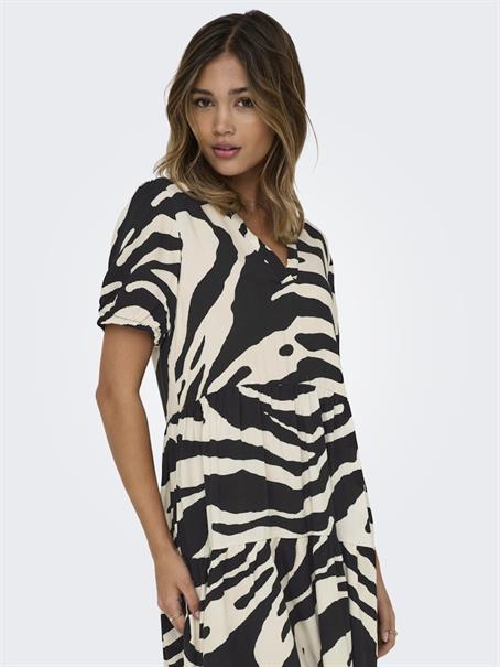 ONLNOVA LIFE VIS S/S THEA DRESS WVN black1