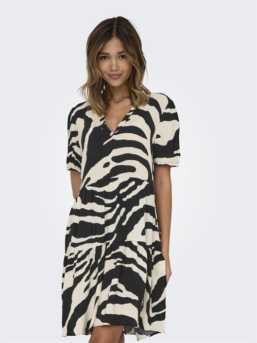 onlnova-life-vis-s-s-thea-dress-wvn-black1