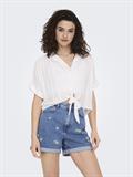 ONLPAULA LIFE S/S TIE SHIRT WVN NOOS weiß2